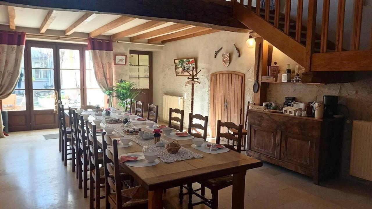 Le Clos Du Merry Joux-la-Ville Eksteriør bilde